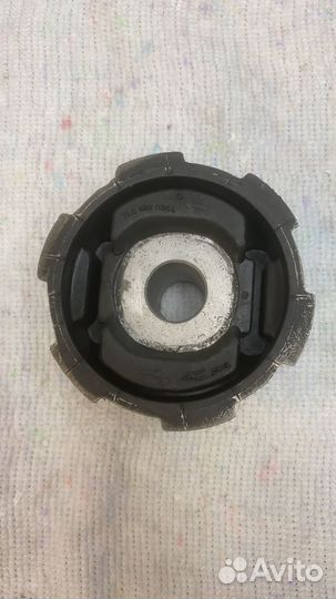 Сайлентблок подрамника Порше Кайен 955