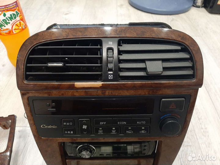 Центральная консоль Cedric/Gloria Y33