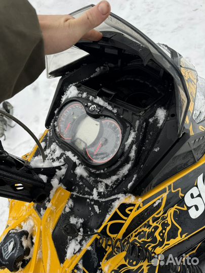 Ski-doo summit 800 e-tek