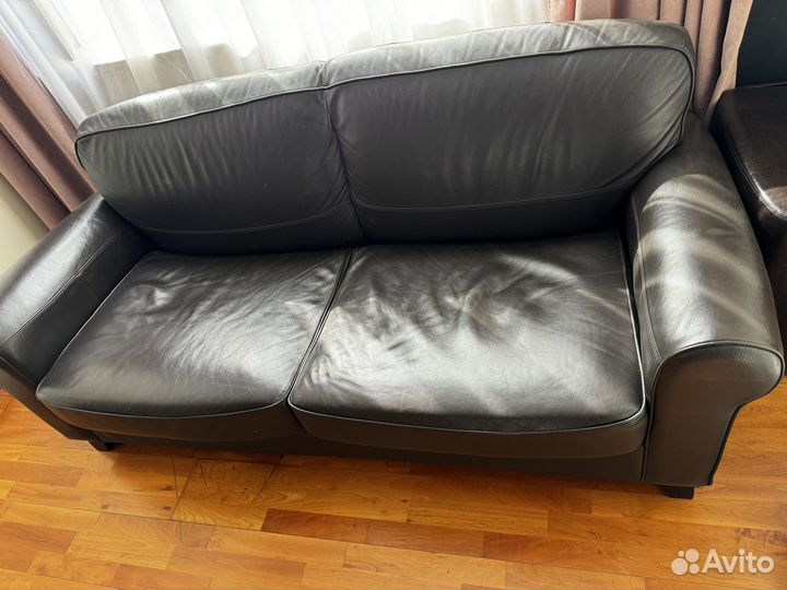 Кожаный диван юстад