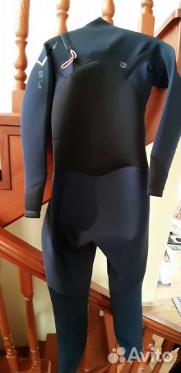 Сухой гидрокостюм