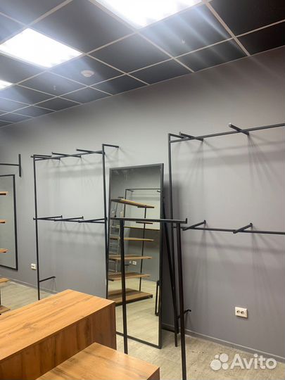 Торговые стойки в стиле лофт