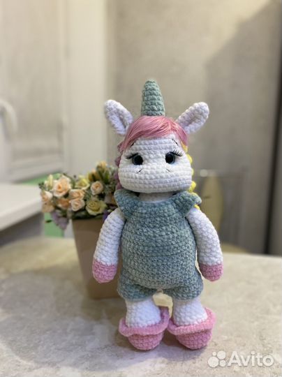 Вязаная игрушка единорог