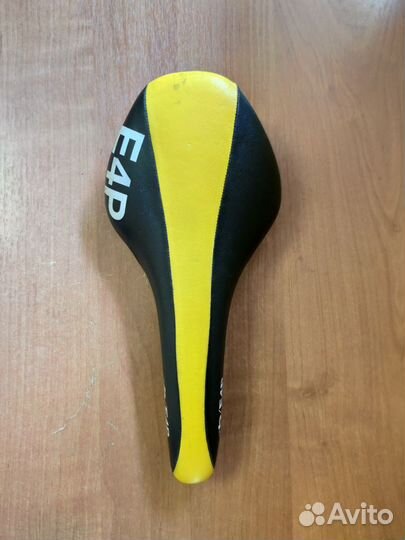 E4p saddle top