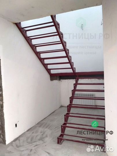 Лестница металлокаркас