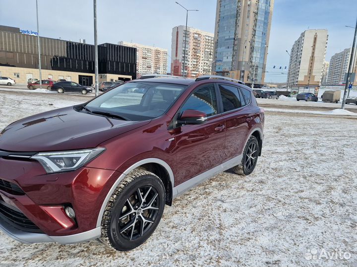 Toyota RAV4 2.5 AT, 2016, 140 000 км