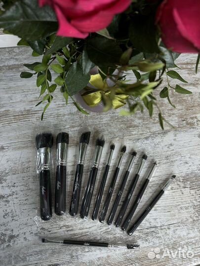 Кисти для макияжа Sylyne