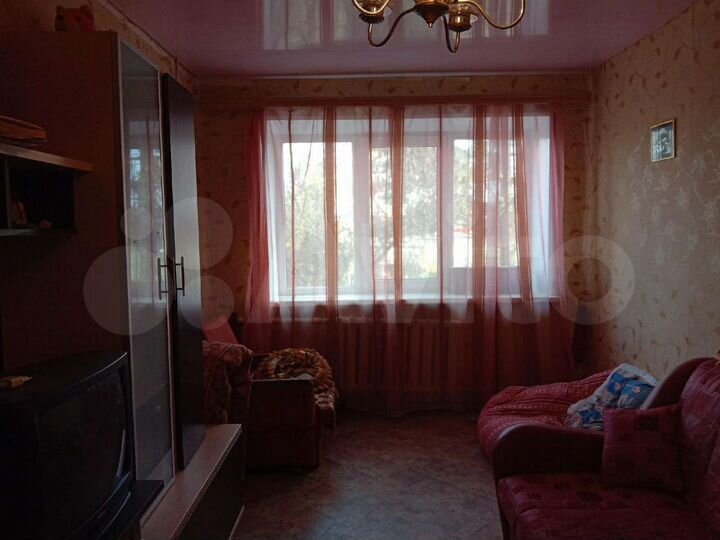 Доля в 2-к. квартире, 40,8 м², 1/2 эт.