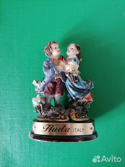 Статуэтки, фигурки