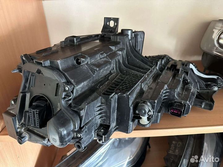 Фара правая Audi Q8