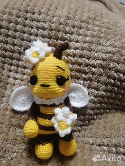 Пчела- ручная работа
