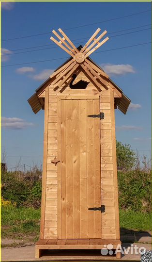 Уличный туалет деревянный HAT119