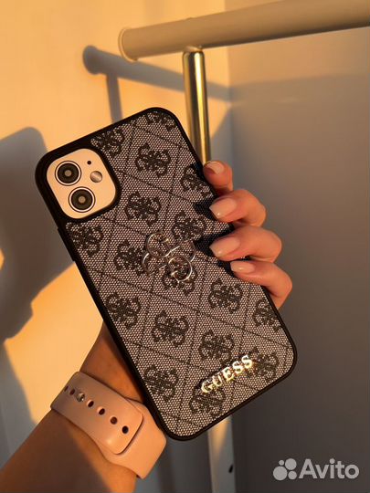 Чехол на iPhone 11 guess черный