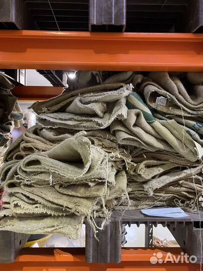 Кофейные мешки. Много