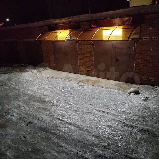 Гараж, > 30 м²