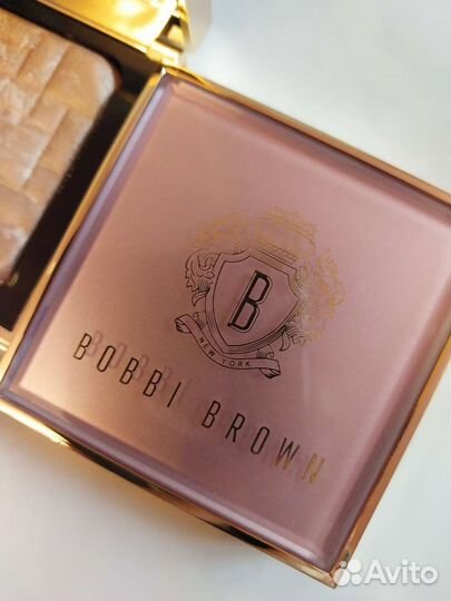 Бобби Браун. Пудра-халайтер,Сияние изнутри