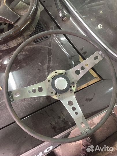 Очень редкий спортивный руль под реставрацию