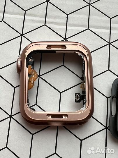 Apple Watch 4 40mm Gold на запчасти / разбор