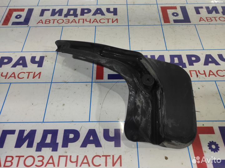 Брызговик задний правый Ford Focus 3 1824105