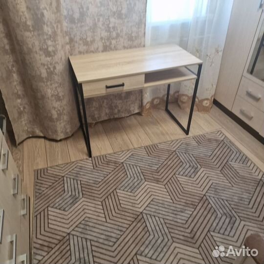 Письменный стол