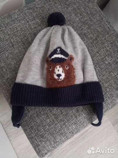 Шапка, манишка, варежки детские