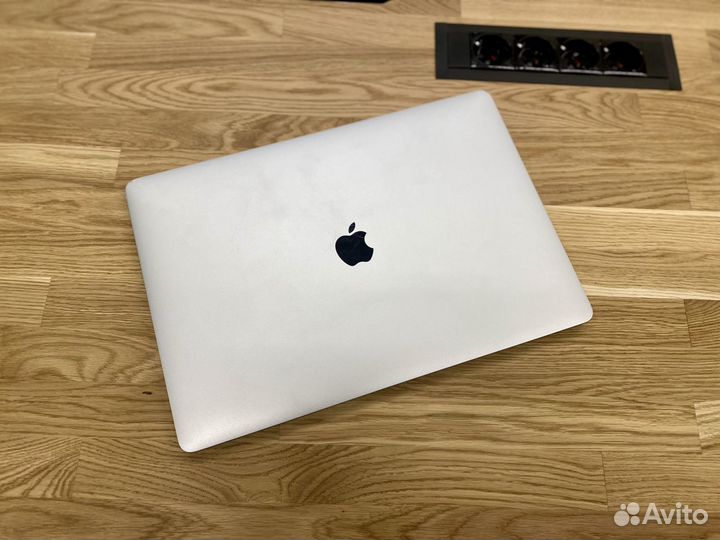 Apple MacBook Pro 15 32/512 Core i9