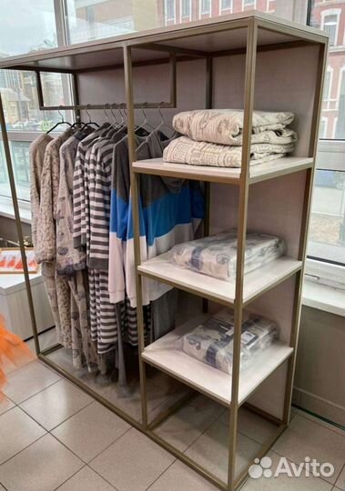 Вешало с полками