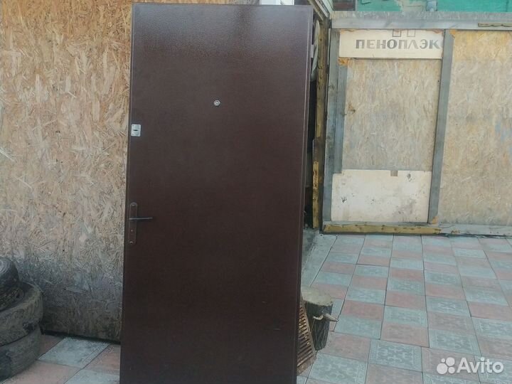 Дверь входная металлическая