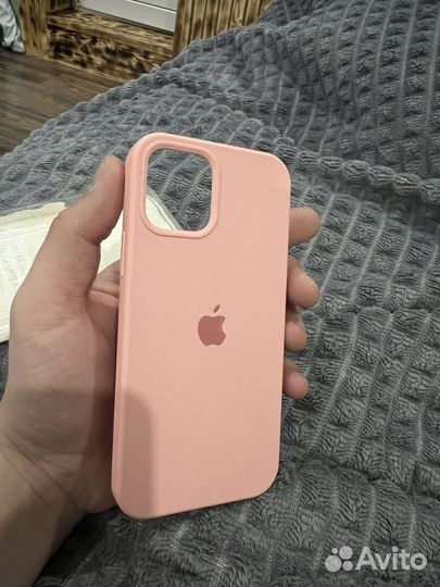 Оригинальный чехол на iPhone 12/12 Pro