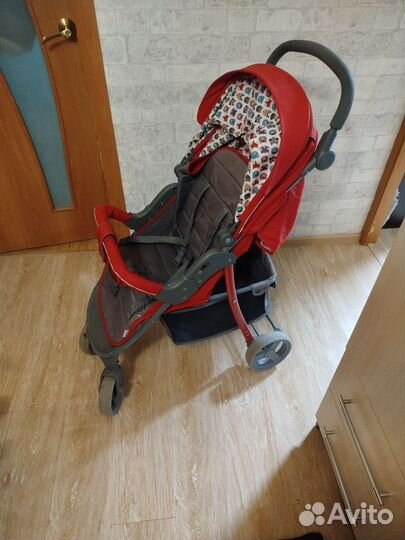 Прогулочная коляска