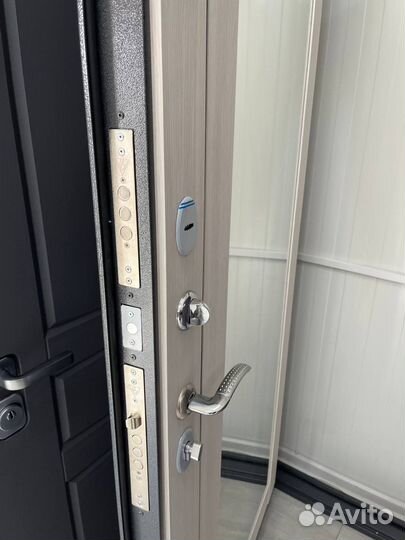 Входная дверь 