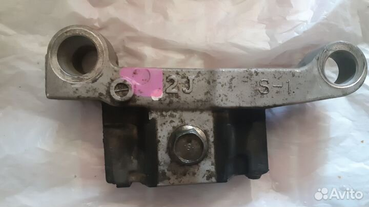 Подушка АКПП Nissan Serena C25 MR20DE, опора кпп