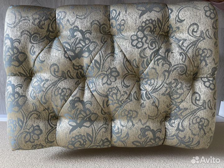 Банкетка для пианино