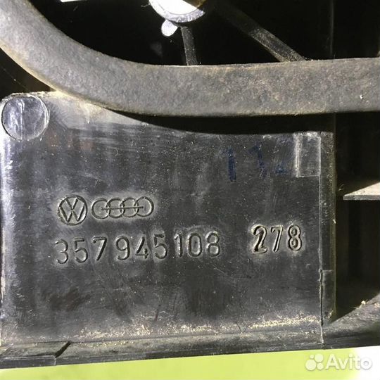 Фонарь задний внутренний правый Фольксваген Пасс