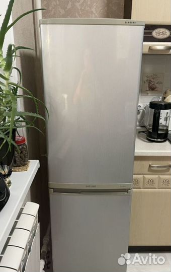 Холодильник бу узкий