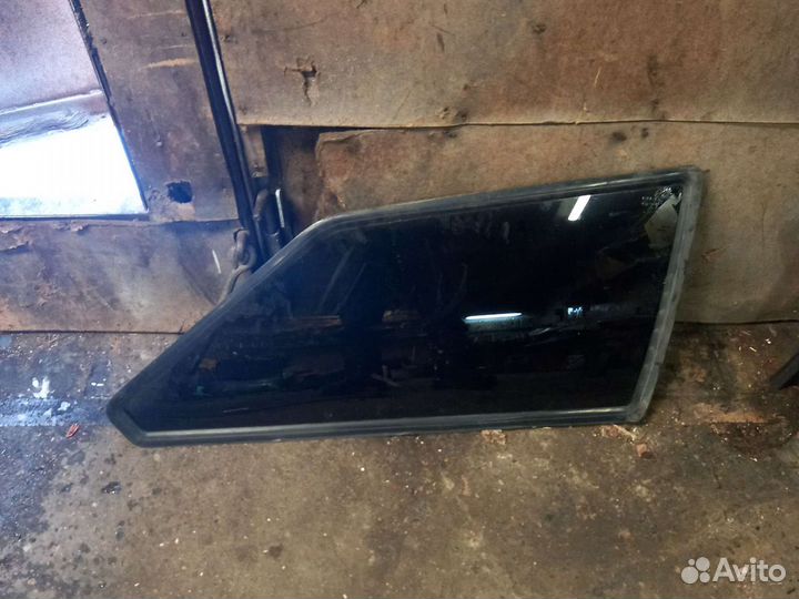 Задняя правая форточка ваз 2113