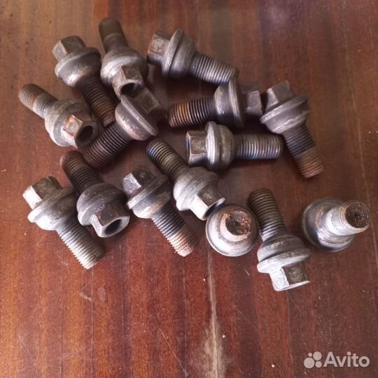 Болт колёсный мерседес спринтер w906