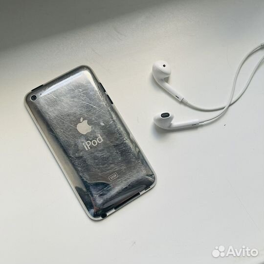 iPod Touch 4, 32Gb Белый