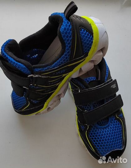 Кроссовки детские