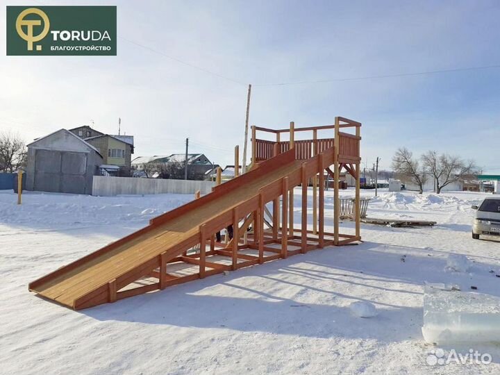 Зимняя горка. Детская деревянная горка для тюбинга