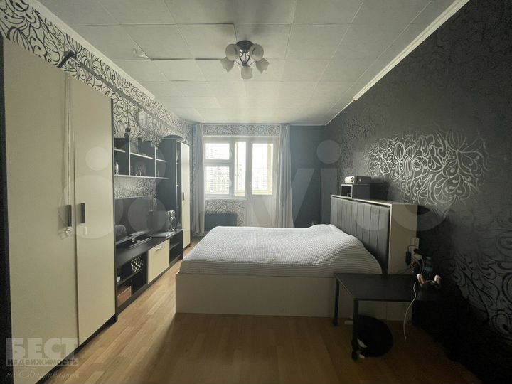 2-к. квартира, 54 м², 8/17 эт.