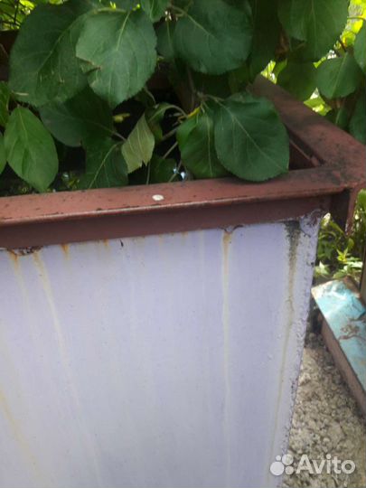 Металлический бак