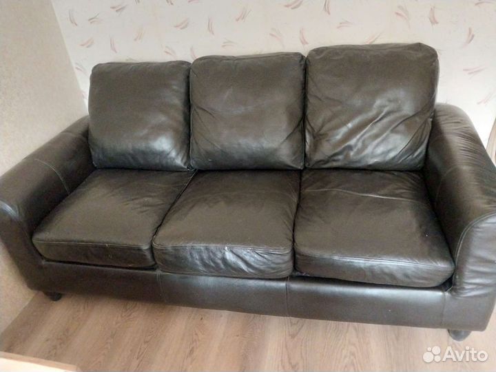 Кожаный диван бу
