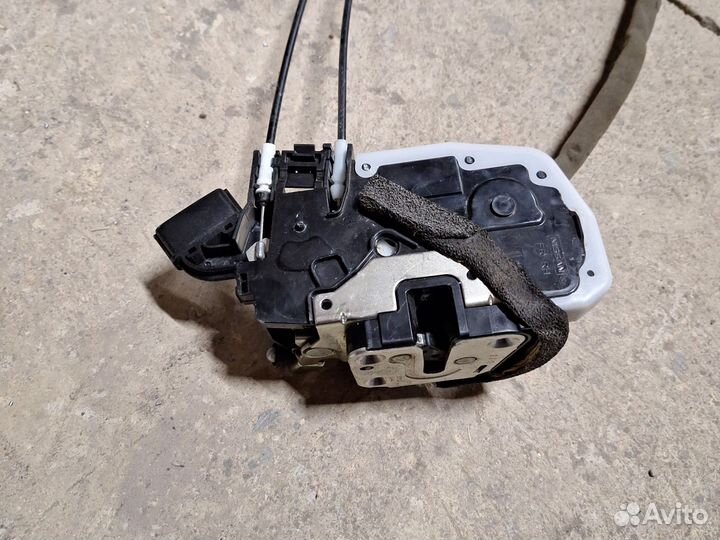 Замок двери передний правый Nissan Almera G15