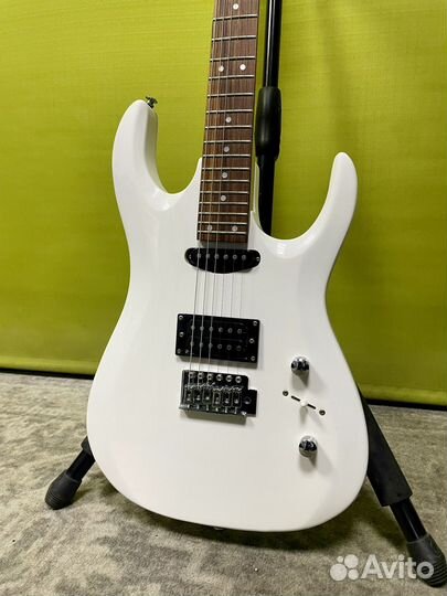 Электрогитара с комбиком Ibanez