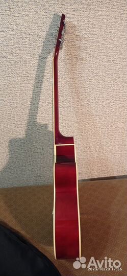 Акустическая гитара