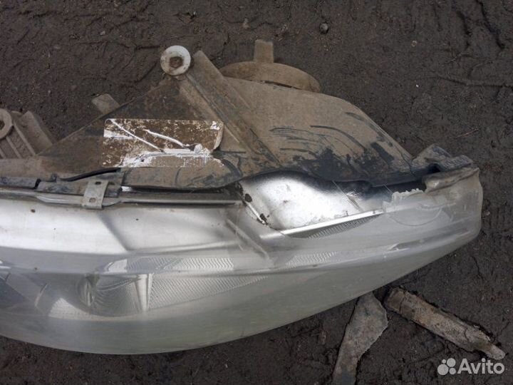 Фара галогеновая передняя правая LADA Kalina