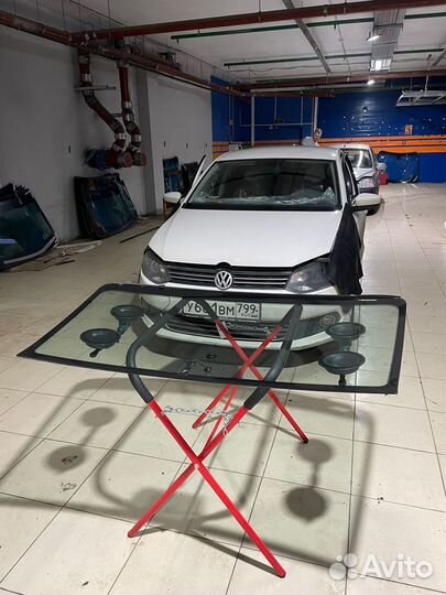 Лобовое стекло Фольксваген Поло