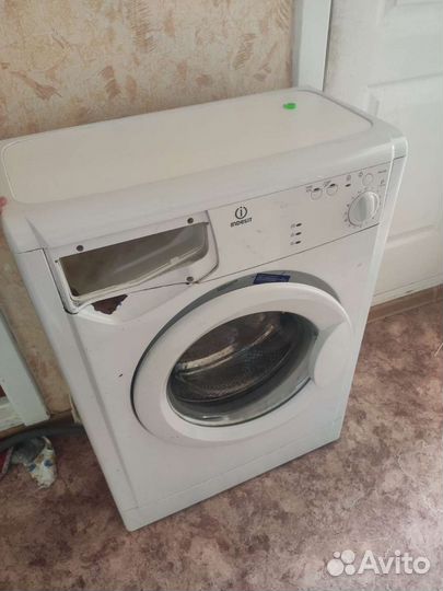 Стиральная машина на запчасти indesit