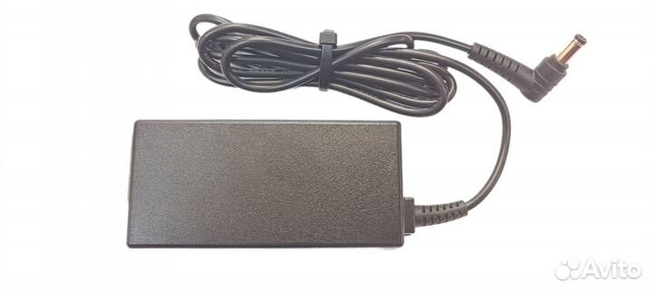 Блок питания 19,5V/2.31A 5,5x2,5 мм. (Б/У)